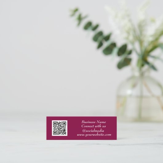 QR Code Scannable Pink Feminine Mini Visitenkarte (Stehend Vorderseite)