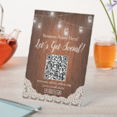 QR Code Social Media Business String Lights Rustic Sockelschild (In Situ)