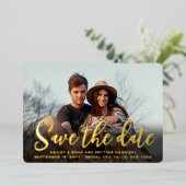 QR-Code-Trendy-Script-Hochzeit-Save-the-Date-Foto Folieneinladung (Stehend vorne)