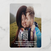 QR Code Trendy Script Wedding Save the Date Foto Folieneinladung (Rückseite)