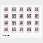 QR-Code und benutzerdefinierter Text hellrosa Quadratischer Aufkleber (Blatt)