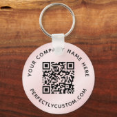 QR-Code und benutzerdefinierter Text, hellrosa Sat Schlüsselanhänger (Vorderseite)
