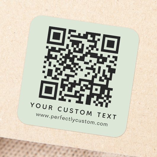QR-Code und benutzerdefinierter Text leuchten grün Quadratischer Aufkleber