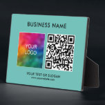 QR-Code-Vorlage Aquamarin blau grün Fotoplatte<br><div class="desc">Laden Sie hier den QR-Code Ihres Unternehmens hoch und fügen Sie Text Elegant Modernes,  benutzerdefiniertes Template Horizontal Aquamarin Blue Green Tabletop Plaque mit Easel hinzu.</div>
