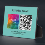 QR-Code-Vorlage Aquamarin blau grün Fotoplatte<br><div class="desc">Laden Sie hier den QR-Code Ihres Unternehmens hoch und fügen Sie Text Elegant Modernes,  benutzerdefiniertes Template Horizontal Aquamarin Blue Green Tabletop Plaque mit Easel hinzu.</div>