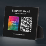 QR-Code-Vorlage für Firmenlogo Fotoplatte<br><div class="desc">Benutzerdefiniertes Upload Ihres Firmenlogo hier QR Code Hinzufügen Text Elegant Moderne Vorlage Zuhause Décor / Rahmen & Displays / Plaques & Signs / 8x10 Horizontal Black Tabletop Plaque / Signieren mit Easel.</div>