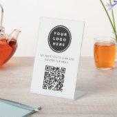 QR Code White Menu Logo Modernes Restaurant Sockelschild (In SItu)