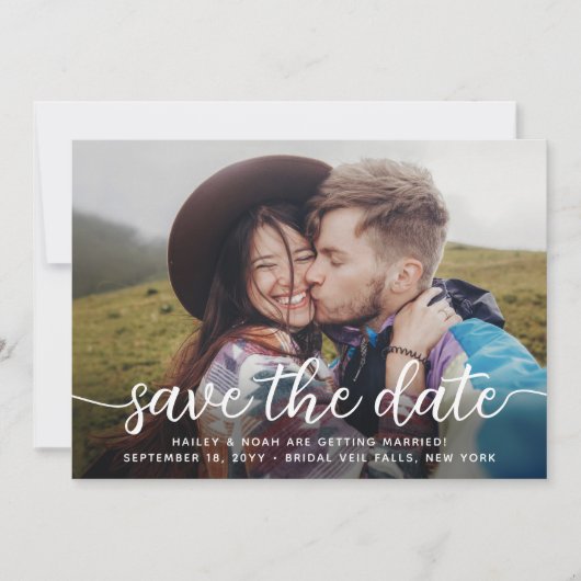 QR Code & Zwei Fotos Einfache moderne Skripthochze Save The Date (Vorderseite)