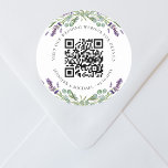 QR-Codedetails für Hochzeitsseiten uAwg-Lavendel Runder Aufkleber<br><div class="desc">Fügen Sie Ihre URL für Ihre Hochzeitswebsite hinzu. Für Informationen,  Details,  Online-uAwg. Weiß mit Lavendel-Blume und Eukalyptusgrün dekoriert.</div>