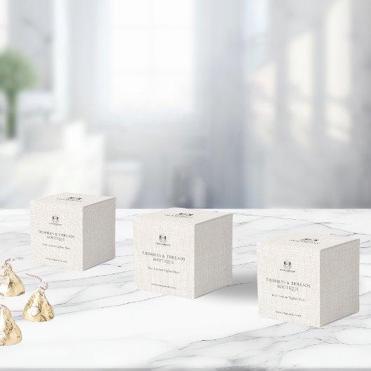 QR Event-Marketing für Sleek Linen Business-Logo V Geschenkschachtel