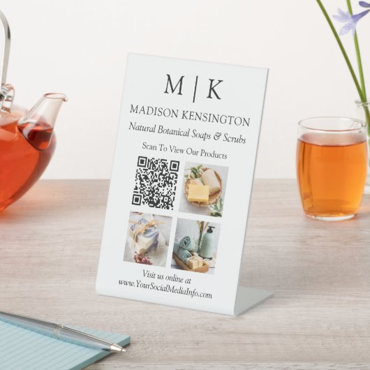 QR-Fotos für Monogramme oder Add-Logos Sockelschild (In SItu)