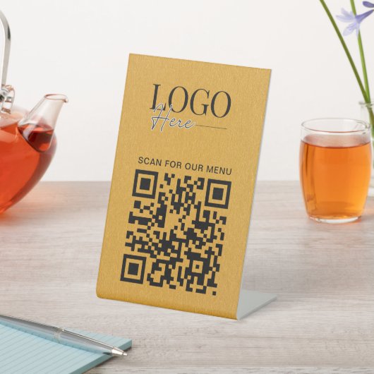 QR-Logos für Unternehmen Modern Simple Gold Menu Sockelschild (In SItu)