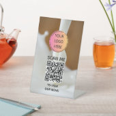 QR-Menü-Zeichen für Milchflasche Sockelschild (In SItu)