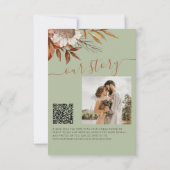QR rustikale moderne salbeigrüne Hochzeitsblumen Save The Date (Rückseite)