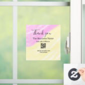 QR scannen um uns zu folgen danke Rabattcode pink Fensteraufkleber (Zuhause)