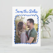 QR-Website zu Whimsical Hand Drawn Blue Foto Save The Date (Stehend Vorderseite)