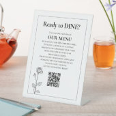 QR Wedding Menu Zeitloses Blut Sockelschild (In Situ)