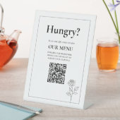 QR Wedding Menu Zeitloses Blut Sockelschild (In Situ)