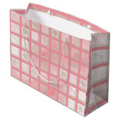 Quadrate rosa Muster Große Geschenktüte (Rückseite Schrägansicht)