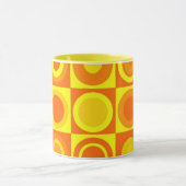 Quadrate von Funky Retro Orange Yellow Circles Tasse (Zentrum)