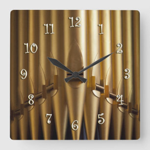 Quadratische Uhr der Orgelpfeifen