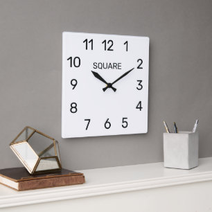 Quadratische Wanduhr mit modernem Zifferblattdesig