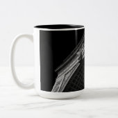 Quadratischer Bogen Washingtons, NYC Zweifarbige Tasse (Links)