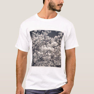 Quadratisches Foto - Kirschblüte T-Shirt