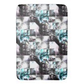 Quadratisches Mosaik chaotischer Texturen in Silbe Badematte (Vorderseite Vertikal)