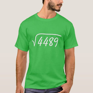 Quadratwurzel von 4489 Mathe Nerd Minimalistisches T-Shirt