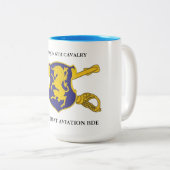 QUADRON 6. CAVALRY 16. COMBAT AVIATION BDE ZWEIFARBIGE TASSE (VorderseiteRechts)