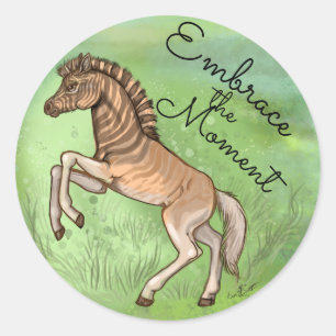 Quagga "Embrace the moment" Runder Aufkleber
