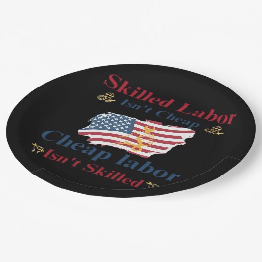 Qualifizierte Arbeitskräfte sind kein billiger Arb Pappteller (Schrägansicht)