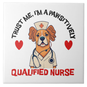 Qualifizierte Krankenschwester pawsitiv Fliese
