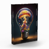 Qualle Glühbirne strahlt surreale Fantasiekunst Fotoblock (Links)