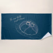 Quallen Art mit "The Sea Holds Quiet Stories" Strandtuch (Vorderseite)