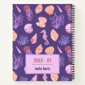 Quallen und Muscheln im Meer lila Notizblock (Rückseite)