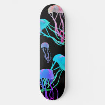 Quallenschwarm im Schwarzen Skateboard-Deck