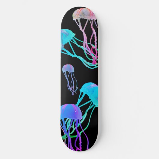 Quallenschwarm im Schwarzen Skateboard-Deck Skateboard (Vorderseite)