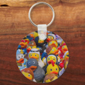 Quarzgelbe Kunststoffenten tragen Kostüme Schlüsselanhänger (Vorderseite)