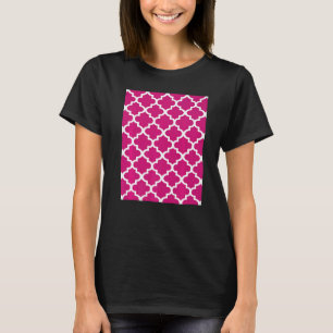 Quatrefolienmuster in weißer Kontur auf rosa T-Shirt