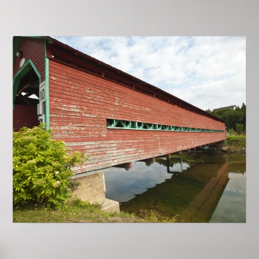 Quebec, Kanada. Überdachte Brücke von Galicien Poster (Vorne)