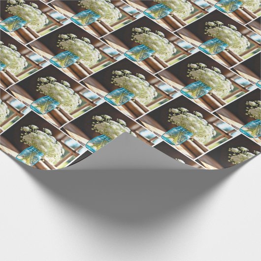 Queen Anne's Lace Bouquet in Window Geschenkpapier (Ecke)