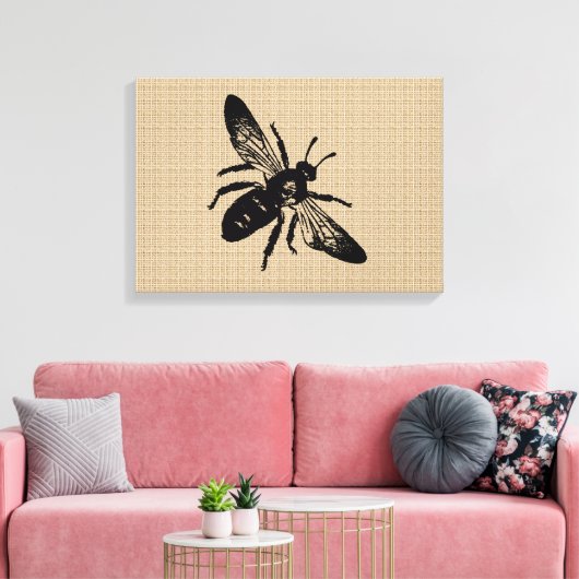 Queen Bee on Leinwand (Insitu (Wohnzimmer))