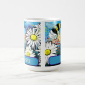 Queen Bee Whimsical Bumblebee Daisies Personalized Kaffeetasse (Mittel)