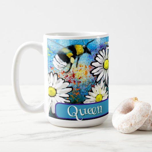 Queen Bee Whimsical Bumblebee Daisies Personalized Kaffeetasse (Mit Donut)