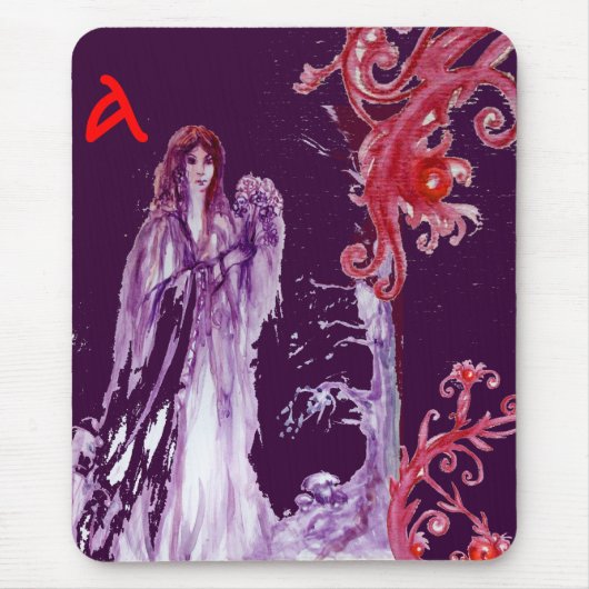 QUEEN GUINEVERE MONOGRAM MOUSEPAD (Vorne)