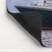 Queen Mary im Hafeneinlauf Mousepad (Ecke)