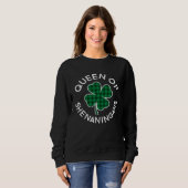 Queen Of Shenanigans Plaid Lucky C St Patrick's Da Sweatshirt (Vorne ganz)