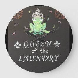 Queen of the Laundry Merchandise Große Wanduhr